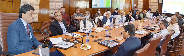 جموں و کشمیر موجودہ سال سے یکساں تعلیمی کیلنڈر اپنائے گا :چیف سیکرٹری