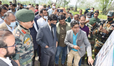 چیف سیکرٹری نے ڈل جھیل ماڈل ان سیٹو بحالی اور سیاحتی دیہات کی ترقی کی پیش رفت کا معائینہ کیا