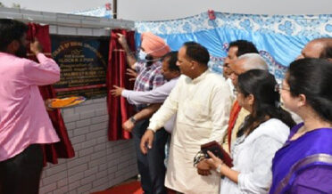 کمشنر سیکرٹری دیہی ترقی محکمہ نے عملی طور پر ایس بی ایم ( جی ) کے تحت پہلے گوبردھن پلانٹ کا اِفتتاح کیا