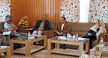 Dr Jitendra Singh interacts with DDC, BDC members at Baramulla-26-1