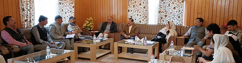 Dr Jitendra Singh interacts with DDC, BDC members at Baramulla-26-1