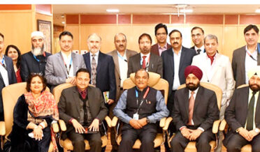 جموں وکشمیر بینک نے اَپنے اعلیٰ اِنتظامی اَفسران کو گرمجوشی سے الوداعیہ دِیا