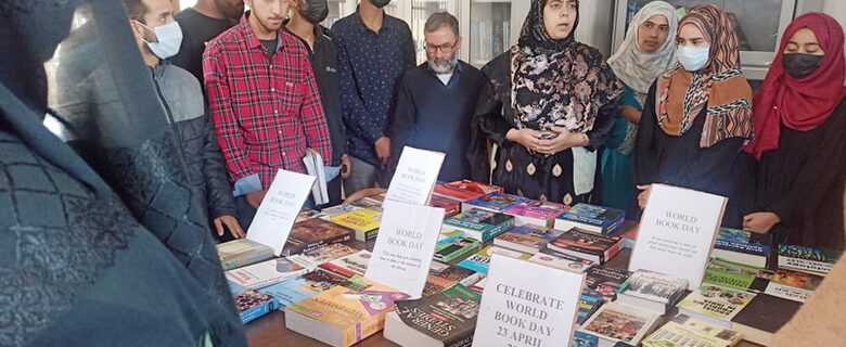 محکمہ لائیبریزنے کتاب پڑھنے کو فروغ دینے کیلئے نمائش ، آگاہی پروگرام منعقد کیا