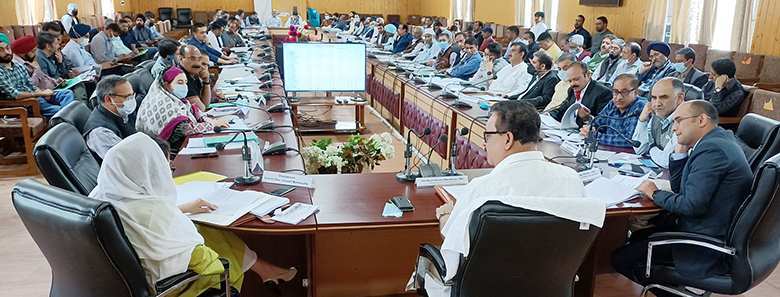 نوین چوہدری کا بارہمولہ کا دورہ ، ترقیاتی منظر نامے کا جائیزہ لیا