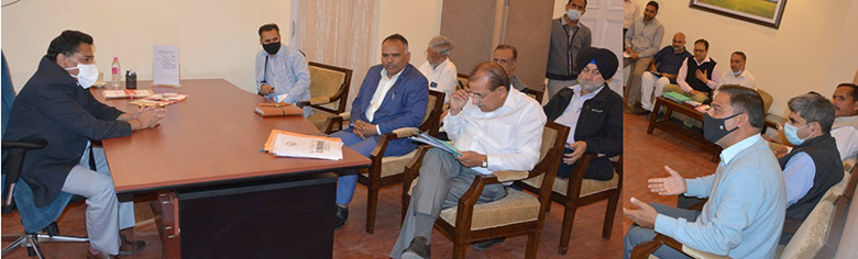 پرنسپل سیکرٹری آبپاشی و فلڈ کنٹرول نے کشمیر میں محکمہ کے جاری منصوبوں کی پیش رفت کا جائزہ لیا