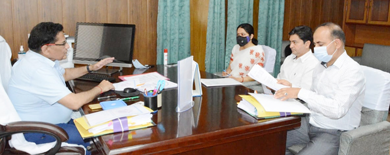 پرنسپل سیکرٹری اشوک کمارپرمار نے جے اینڈ کے منرلز لمٹیڈ کی 61 ویں سالانہ جنرل میٹنگ منعقد کی