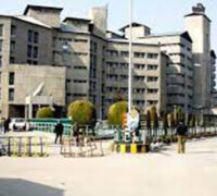 A world-renowned craniomaxillofacial surgeon will visit Skimms Medical College in May