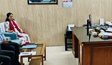 سیکرٹری نے تعارفی میٹنگ منعقد کی اور اے آر آئی ، ٹریننگ ڈیپارٹمنٹ کے کام کا جائزہ لیا