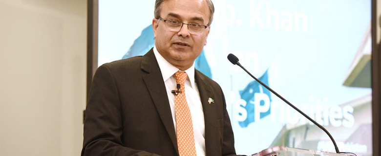 ’اسد مجید خان امریکا سے عجلت میں روانہ نہیں ہوئے’‘