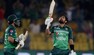 بابر اعظم کی شاندار سنچری، آسٹریلیا کو شکست، سیریز پاکستان کے نام