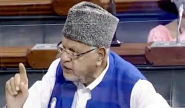 کشمیر کے حالات اس وقت تک نہیں سدھریں گے جب تک بھارت، پاک مذاکرات نہیں کریں گے، فاروق عبداللہ