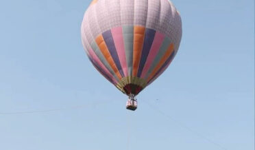 محکمہ سیاحت نے سری نگر میں سیاحوں کے لیے پہلی مرتبہ ’ہاٹ ایئر بیلون‘ تیار کیا