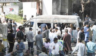 کراچی دھماکوں کے ذمہ داروں کو قیمت چکانی پڑے گی، چینیوں کا خون رائیگاں نہیں جائے گا: چین