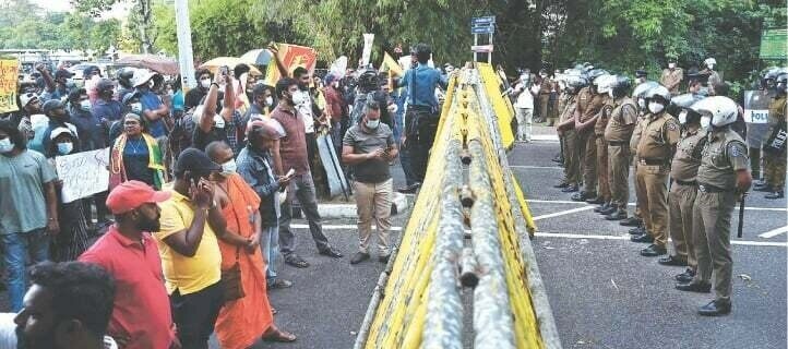 سری لنکا نے51 ارب ڈالر کے غیر ملکی قرضوں کے باعث ملک کو دیوالیہ قرار دے دیا