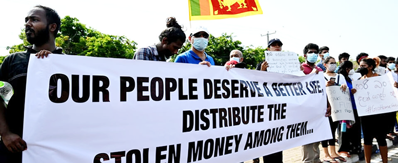 سری لنکا میں بحران ابتر، کابینہ کے 26 وزرا نے استعفیٰ دے دیا