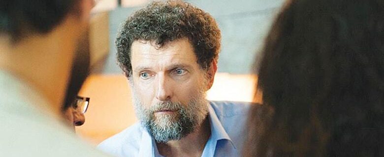 ترکی: اردوان کے ناقد دانشور کو بغاوت کے الزام میں عمر قید کی سزا