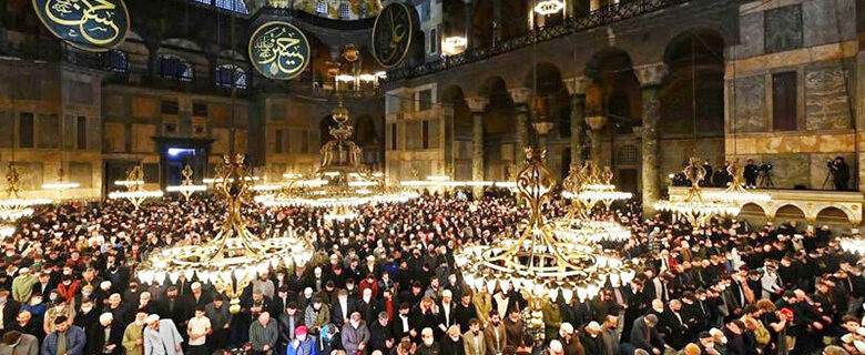 ترکی کی تاریخی آیا صوفیہ مسجد میں 88 سال بعد تراویح کا اہتمام