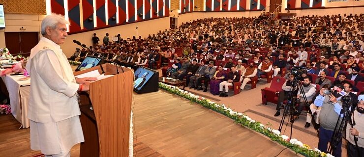 Lt Governor Manoj Sinha during the launch event of extension of Pradhan Mantri Fasal Bima Yojana to the farmers of all 20 districts of J&K