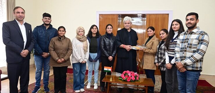 Lt Governor Manoj Sinha flagged-off a batch of students from SKUAST-Jammu on an exposure cum training programme to Kansas State University, USA