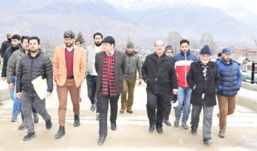 Secretary PD&MD visits Ganderbal, reviews development projects