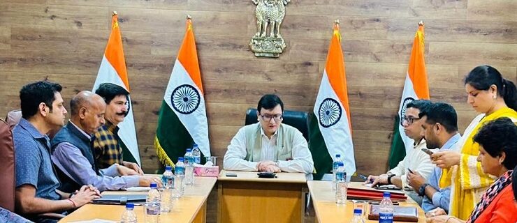 Minga Sherpa holds introductory meeting with DIPR, JDI, Jammu