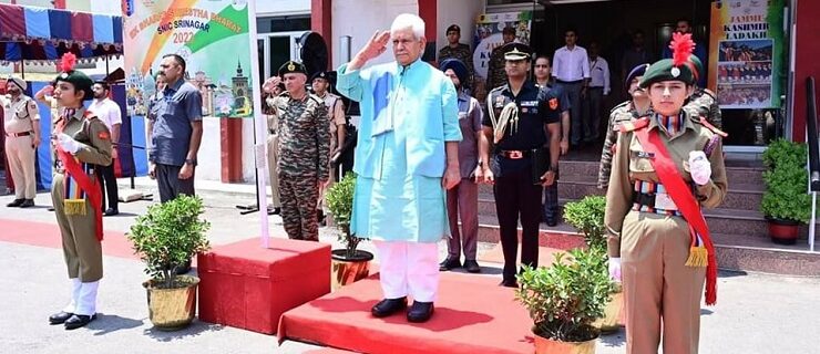لیفٹیننٹ گورنر نے خصوصی نیشنل اِنٹگریشن کیمپ میں این سی سی کیڈٹوں کے ساتھ اِستفساری گفتگوکی