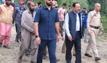 Advisor Bhatnagar visits Naranag, Ganderbal