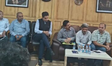 کمشنر سیکرٹری صنعت و حرفت نے سرکردہ سرمایہ کاروں کے ساتھ اِستفساری گفتگو کی