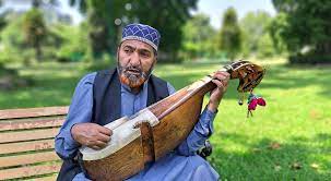 Folk singer Noor Muhammad stressed on the promotion of Kashmiri language