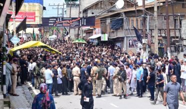 ذوالجناح کے روایتی جلوسوں میں ہزاروں عزاداروں اور سوگواراں کی شرکت