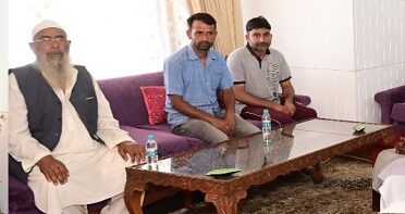 Lt Governor with deleagtion led by Provincial Secretary, Democratic Progressive Azad Party calls on Lt Governor