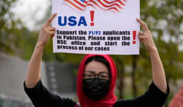 افغانستان میں امریکہ کی مدد کرنے والے ہزاروں افغان امریکہ نقل مکانی کے منتظر
