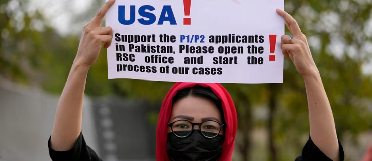 افغانستان میں امریکہ کی مدد کرنے والے ہزاروں افغان امریکہ نقل مکانی کے منتظر