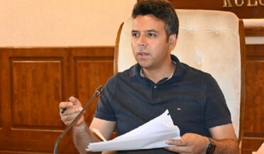 ضلع ترقیاتی کمشنر کولگام نے میونسپل کمیٹیوں کے کام کاج کا جائزہ لیا