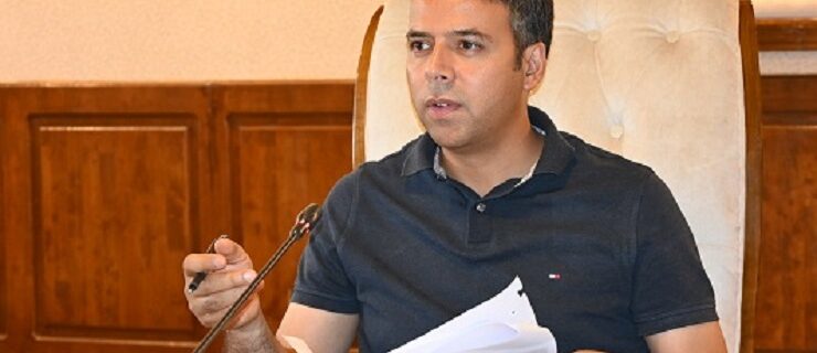 ضلع ترقیاتی کمشنر کولگام نے میونسپل کمیٹیوں کے کام کاج کا جائزہ لیا