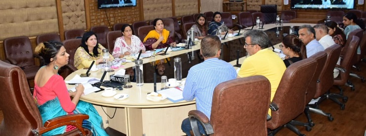 Yasha Mudgal reviews progress of various initiatives of Cooperative sector across J&K