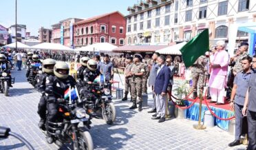 Lt Governor Sh Manoj Sinha flagged off the CRPF Women Bike Expedition from Lal Chowk, Srinagar
