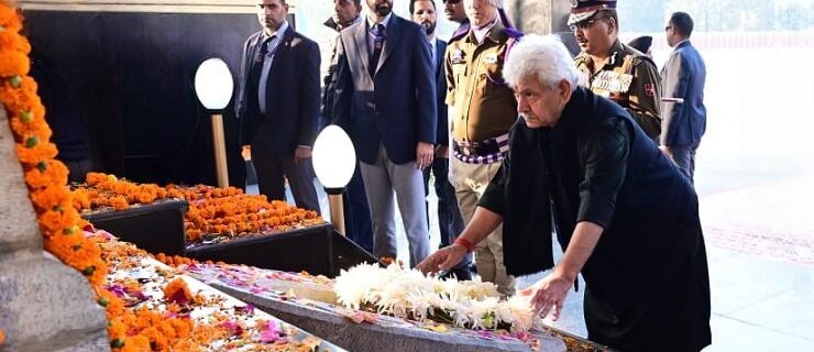 Lt Governor Sh Manoj Sinha laid a wreath and paid tributes to martyred policemen on Police Commemoration day at Armed Police Complex, Zewan
