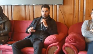 Secretary Tourism reviews preparedness for Winter Tourism activities at Gulmarg-21