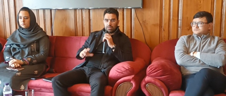 Secretary Tourism reviews preparedness for Winter Tourism activities at Gulmarg-21