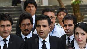 عدالتوں میں خواتین کی کم نمائندگی:عوامل کیا ہیں؟