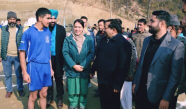 Dheeraj Gupta chairs Bal Sabha, monitors enrolment of beneficiaries under various schemes at Ichgam