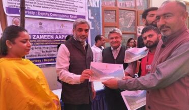 Shaleen Kabra visits Sool panchayat, assesses development works, public grievances-16-1