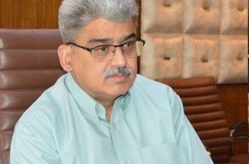 چیف سیکرٹری نے پوتر گپھا کا دورہ کیا اور یاتریوں کو فراہم کی جانے والی سہولیات کا جائزہ لیا