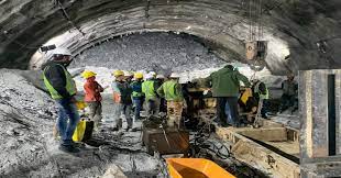 اتراکھنڈ ٹنل کیس:کارکنوں کے جلد نکلنے کی امید، ماہرین کی ٹیم دہلی سے پہنچی