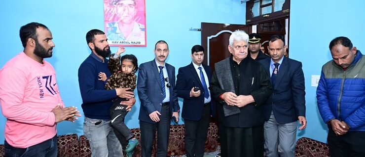 Lt Governor Sh Manoj Sinha visited the Home of Martyr Abdul Majid in Poonch