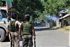 Clashes erupted in Chotagam Shopian
