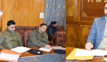 ضلع ترقیاتی کمشنر پلوامہ نے ڈسٹرکٹ لیول روڈ سیفٹی میٹنگ کی صدارت کی