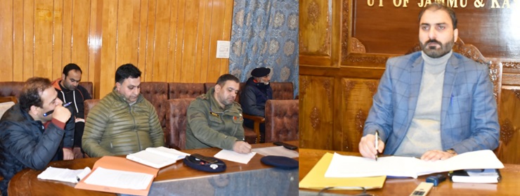 ضلع ترقیاتی کمشنر پلوامہ نے ڈسٹرکٹ لیول روڈ سیفٹی میٹنگ کی صدارت کی