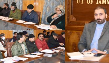 ضلع ترقیاتی کمشنر پلوامہ نے پبلک ایڈمنسٹریشن میں پی ایم ایوارڈز کی کامیابیوں کو آگے بڑھانے کیلئے پریپریٹری میٹنگ کی صدارت کی